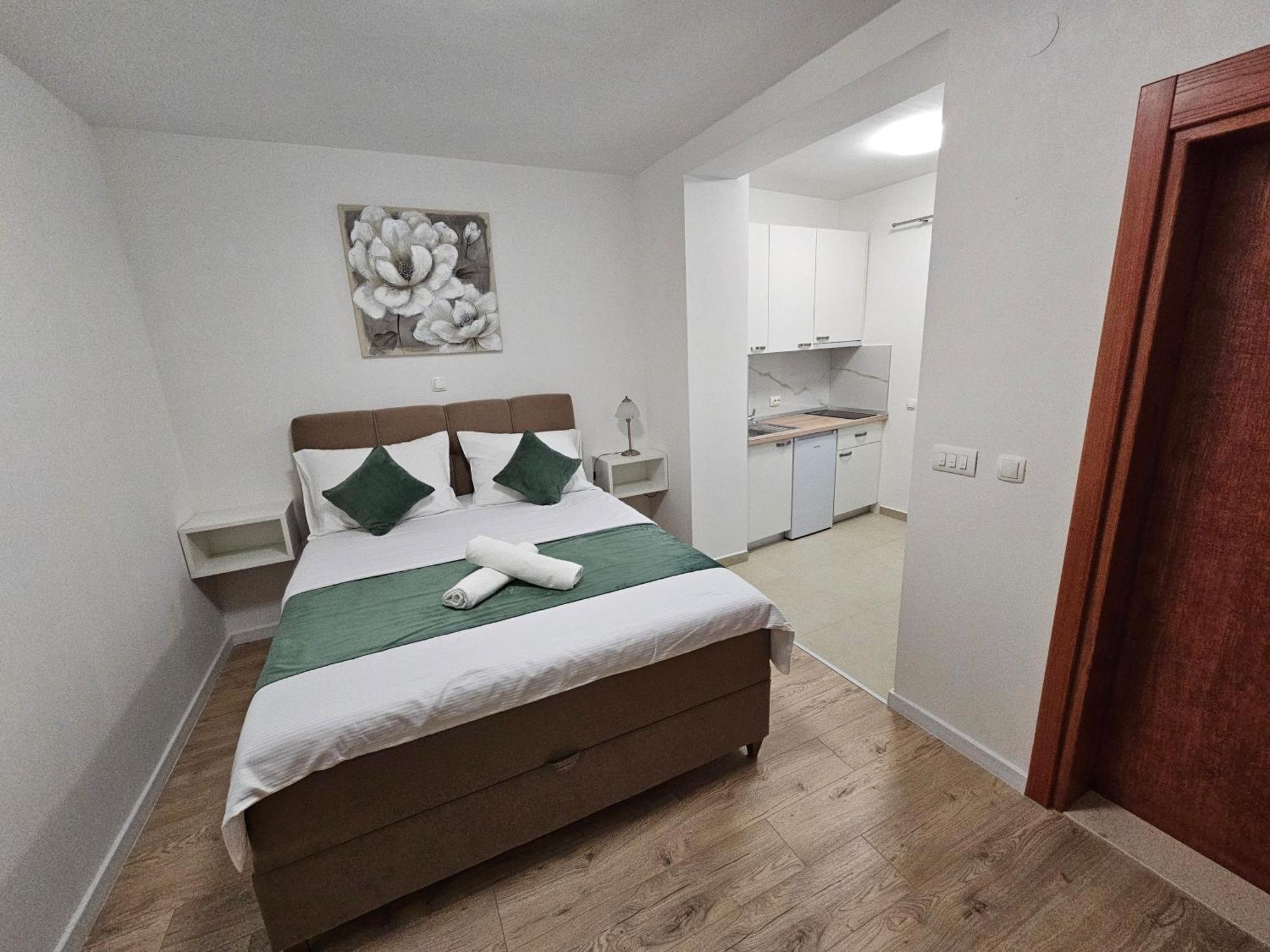 Apartments Kovac Makarska Exterior photo