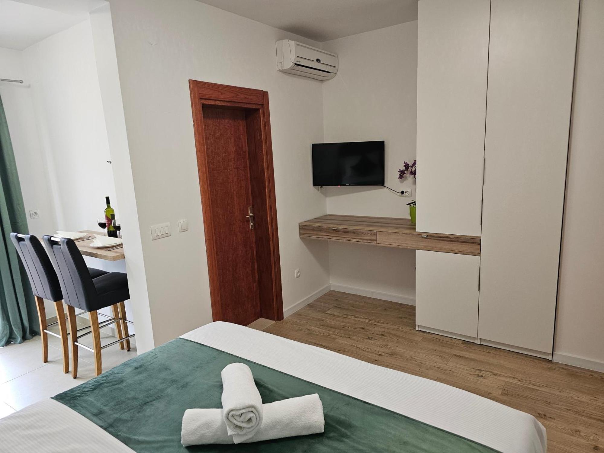 Apartments Kovac Makarska Exterior photo