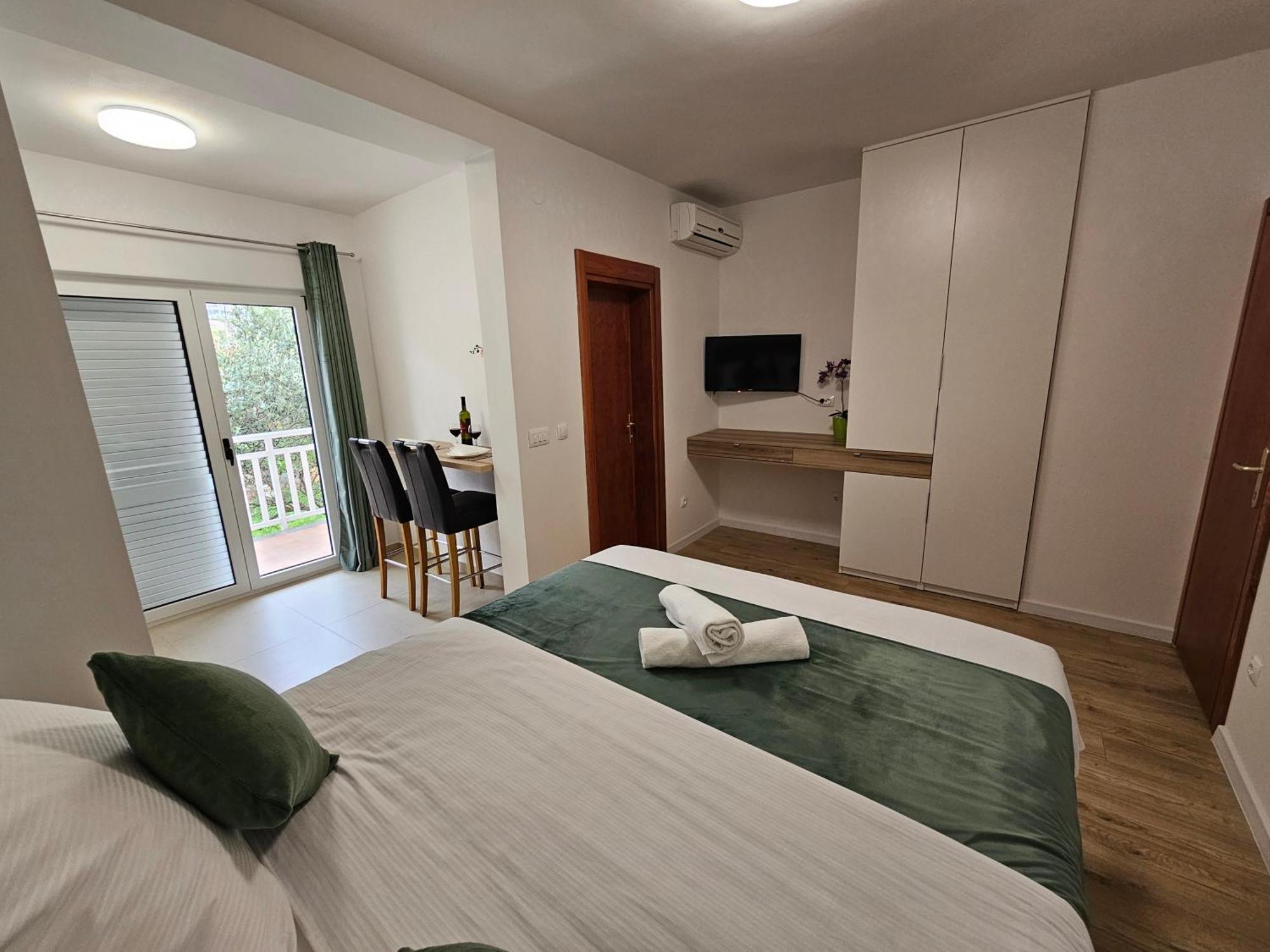 Apartments Kovac Makarska Exterior photo