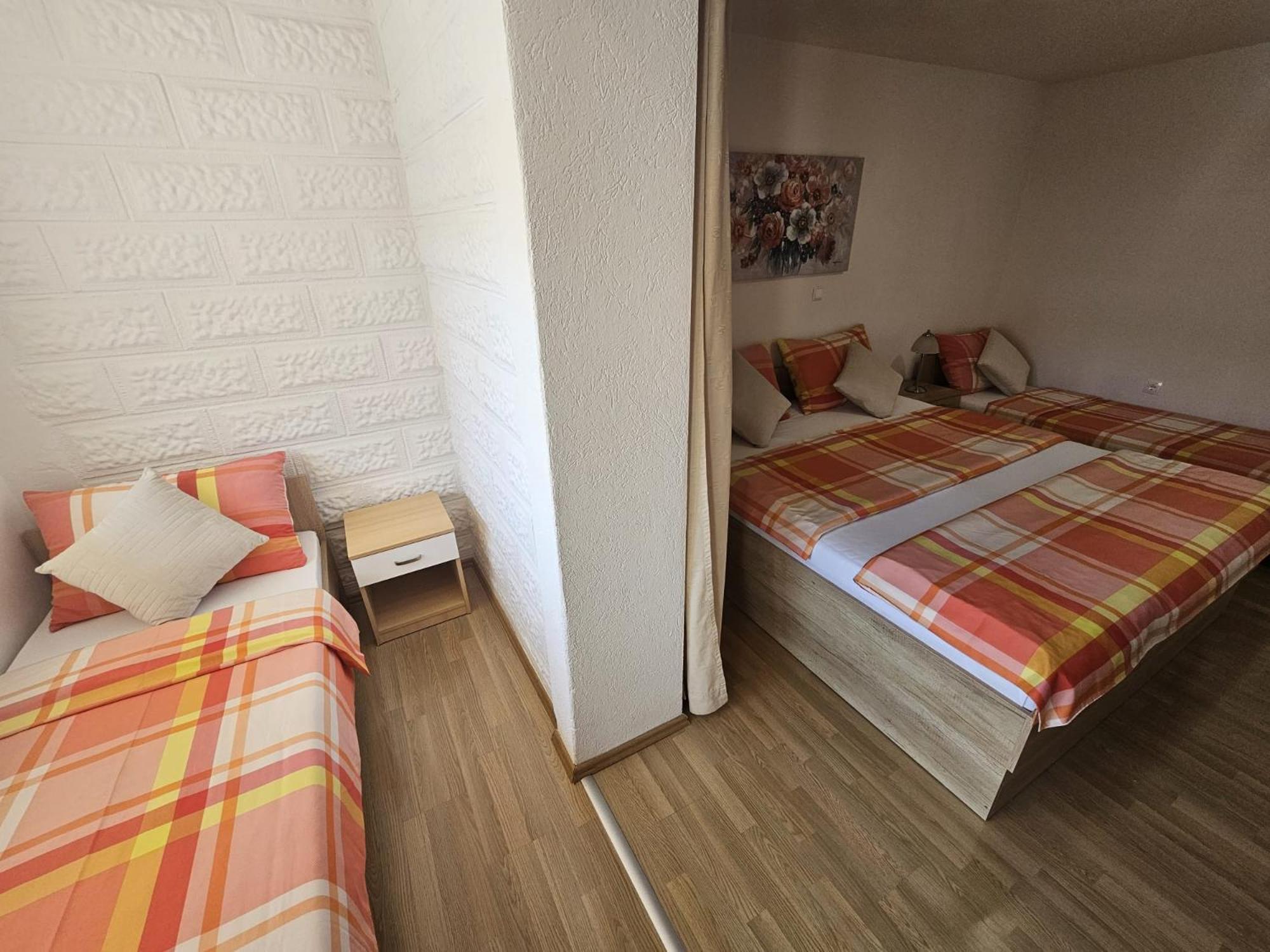 Apartments Kovac Makarska Room photo